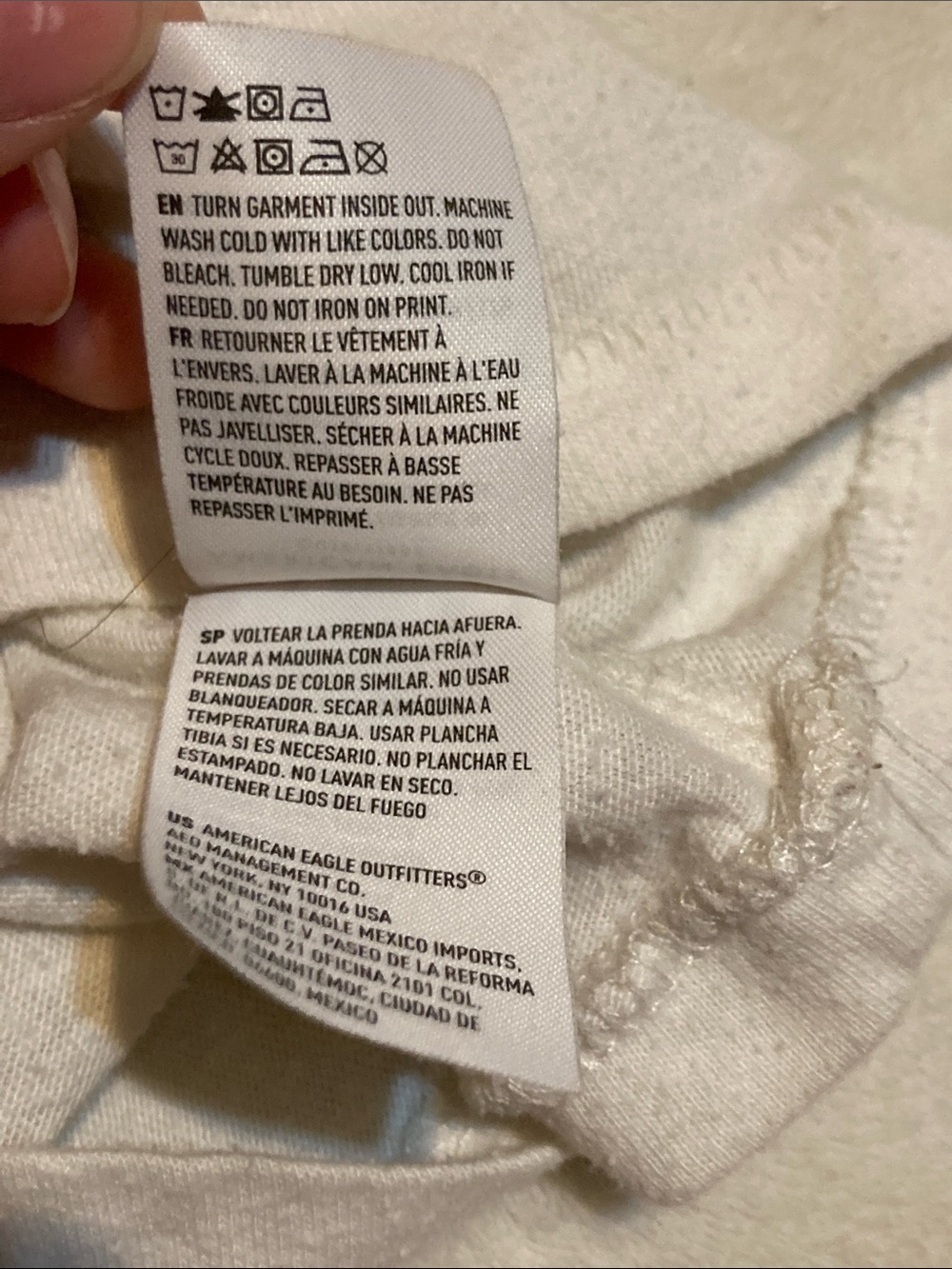American Eagle Outfitters White Tee with Blue Logo - Picture 4 of 7